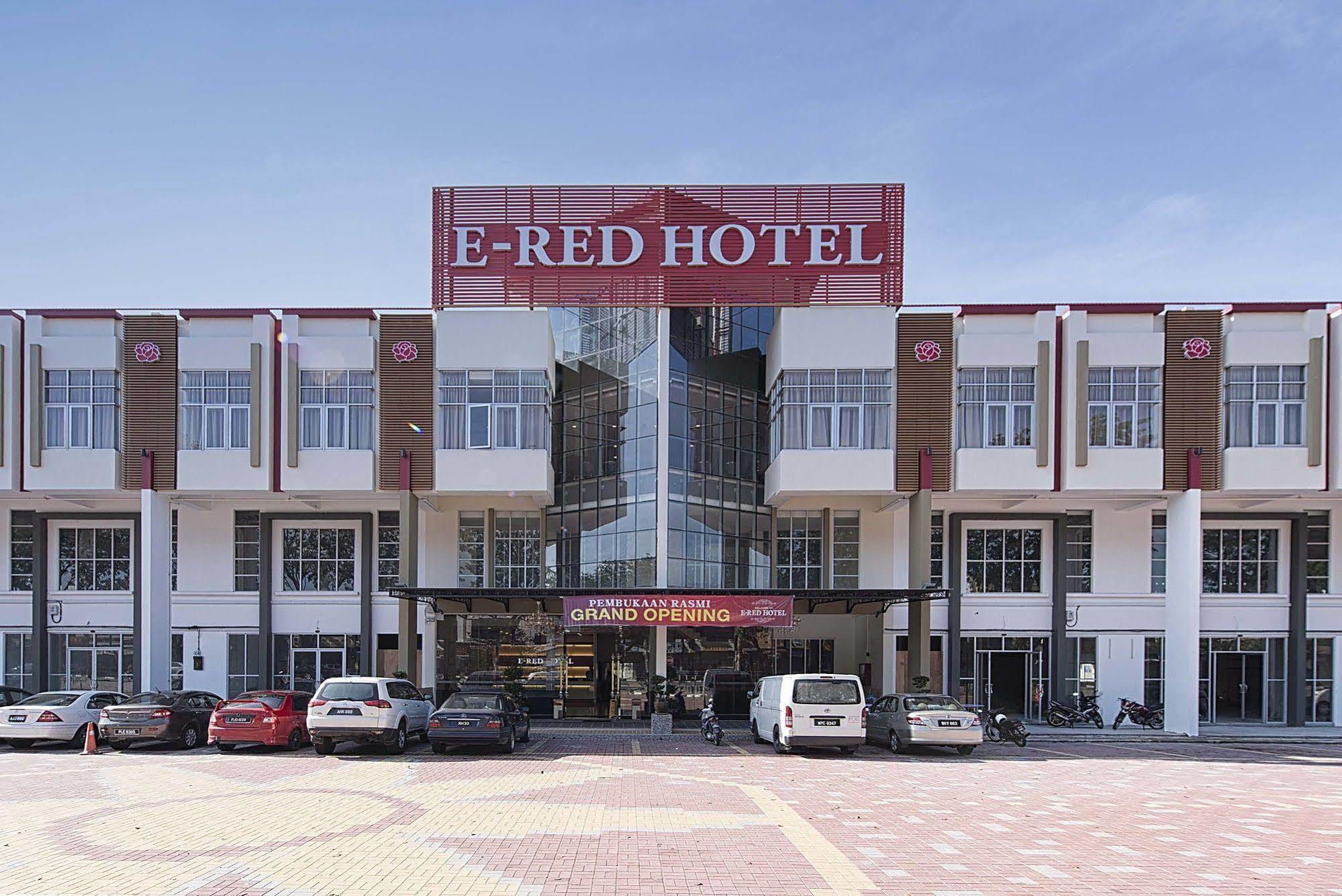E-Red Hotel Alma Cosmo Букіт-Мертаджам Екстер'єр фото